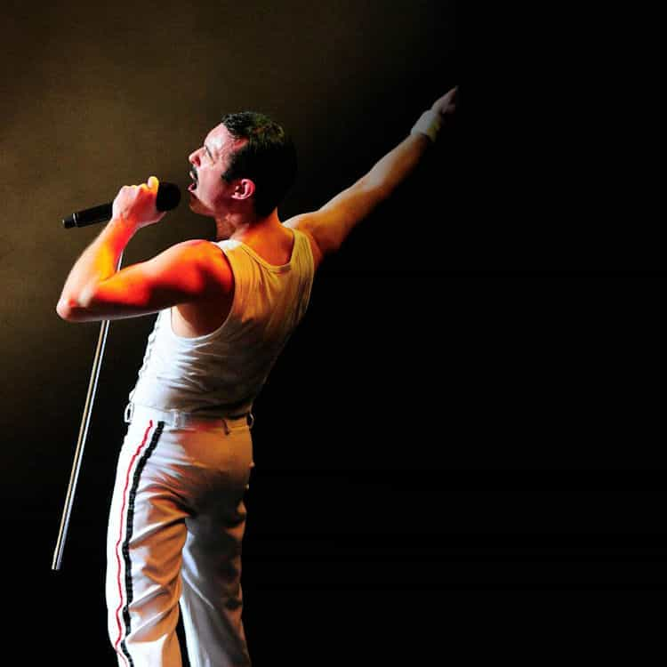 Gary Mullen & The Works - One Night of Queen