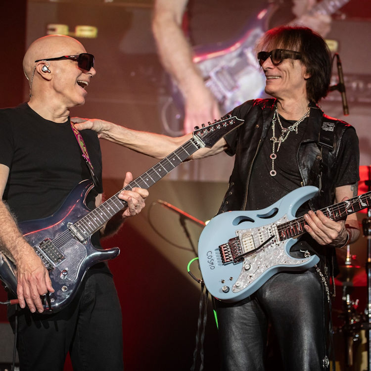 SatchVai Band - Joe Satriani & Steve Vai